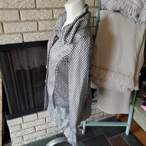 Lindi Black/White Boho Ruffled Spring Jacket with Pearl look Buttons S - Picture 4 of 7